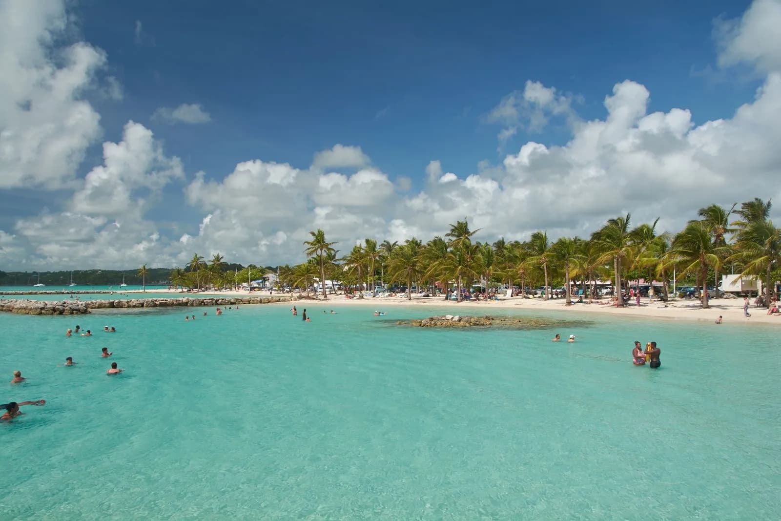 Plage turquoise Saint-François Guadeloupe